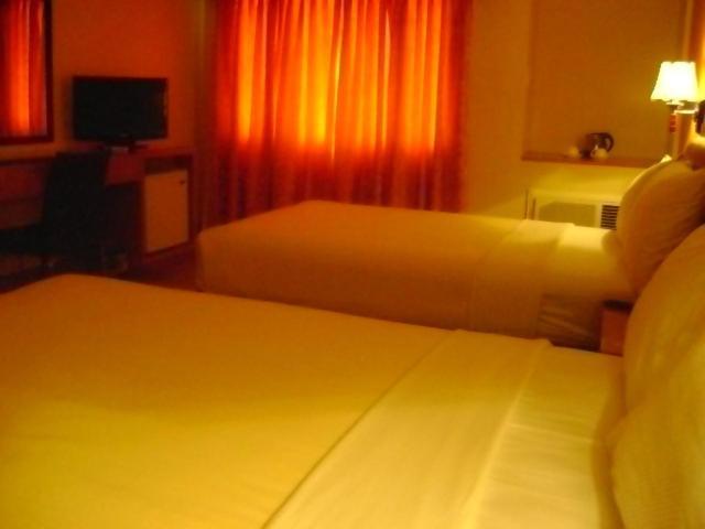 Pamulinawen Hotel Laoag Rum bild