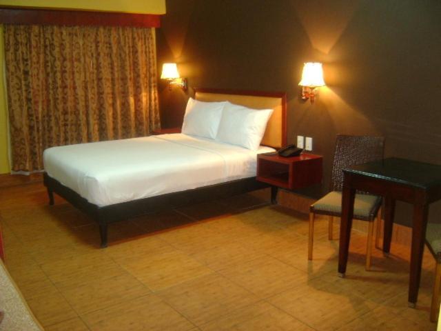 Pamulinawen Hotel Laoag Rum bild