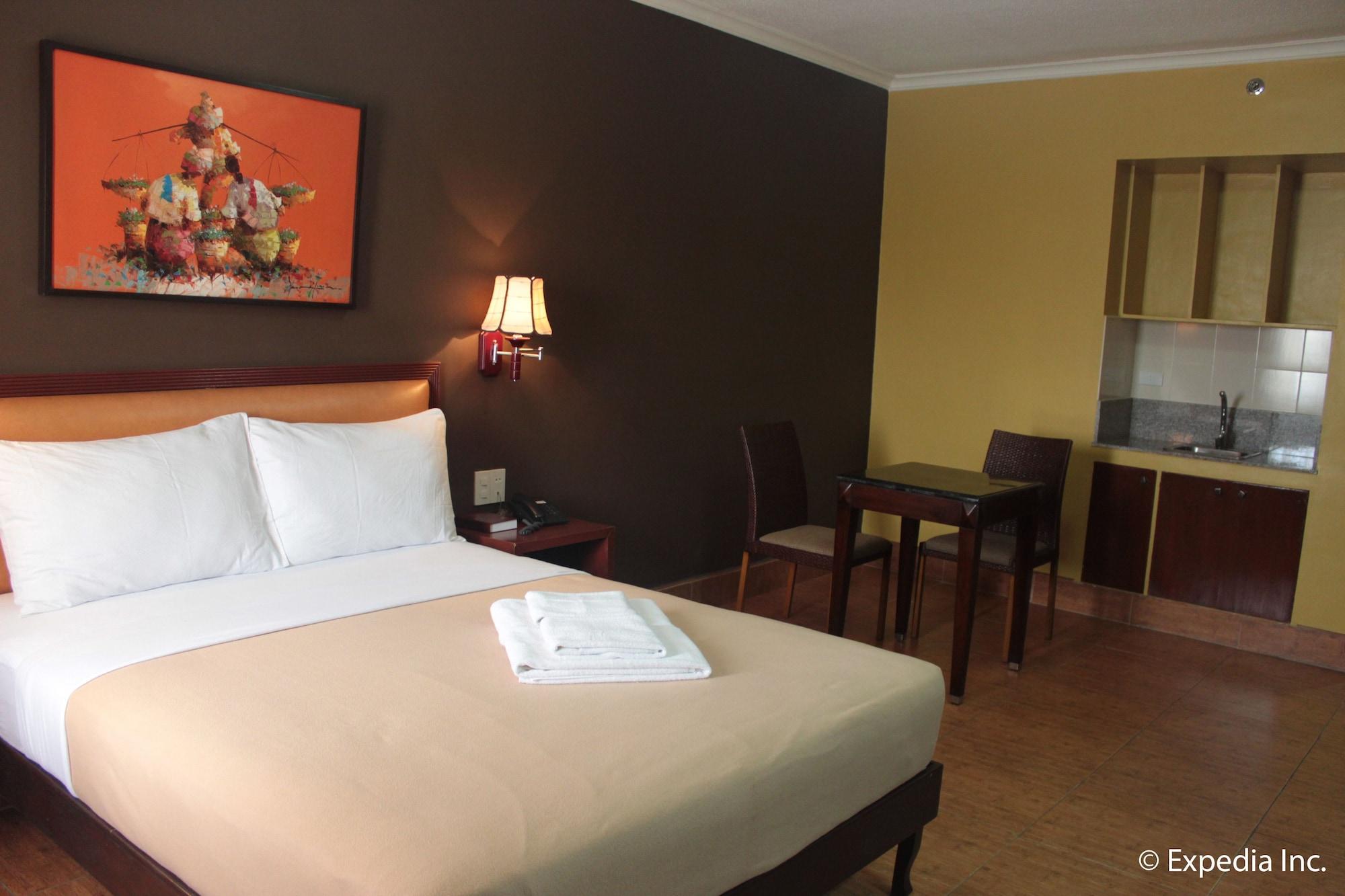 Pamulinawen Hotel Laoag Exteriör bild