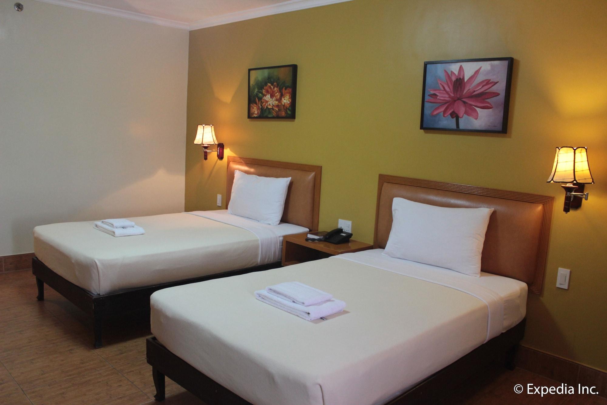 Pamulinawen Hotel Laoag Exteriör bild