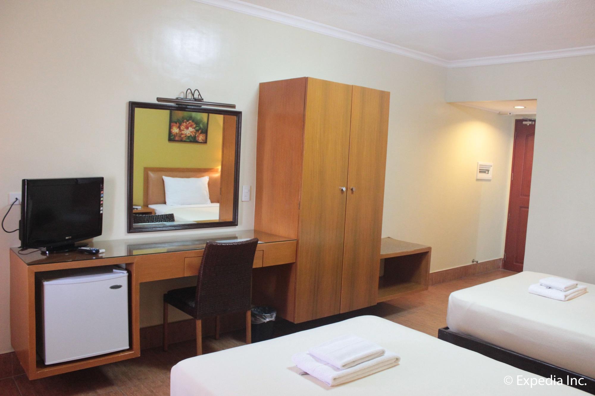 Pamulinawen Hotel Laoag Exteriör bild