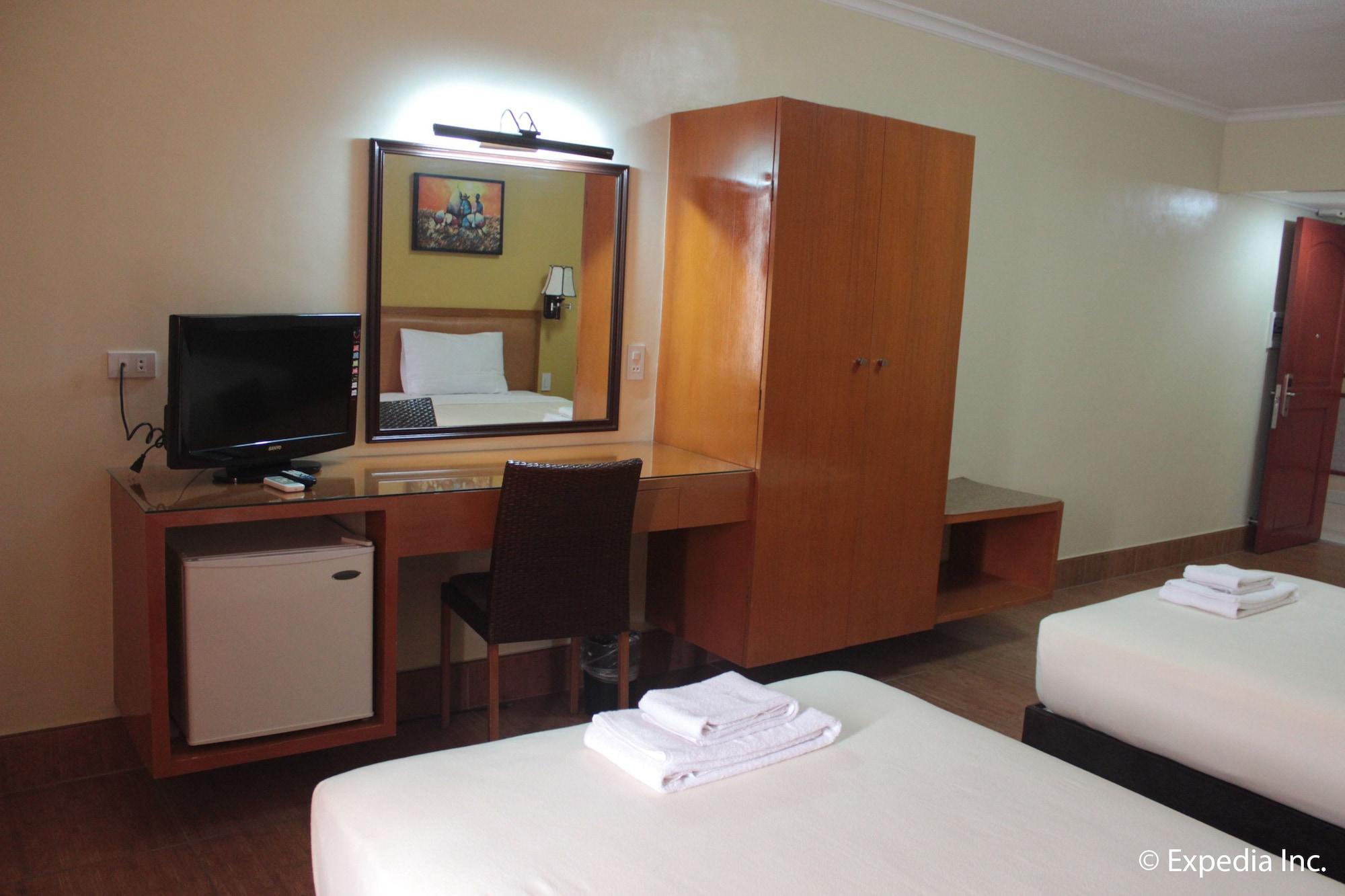 Pamulinawen Hotel Laoag Exteriör bild