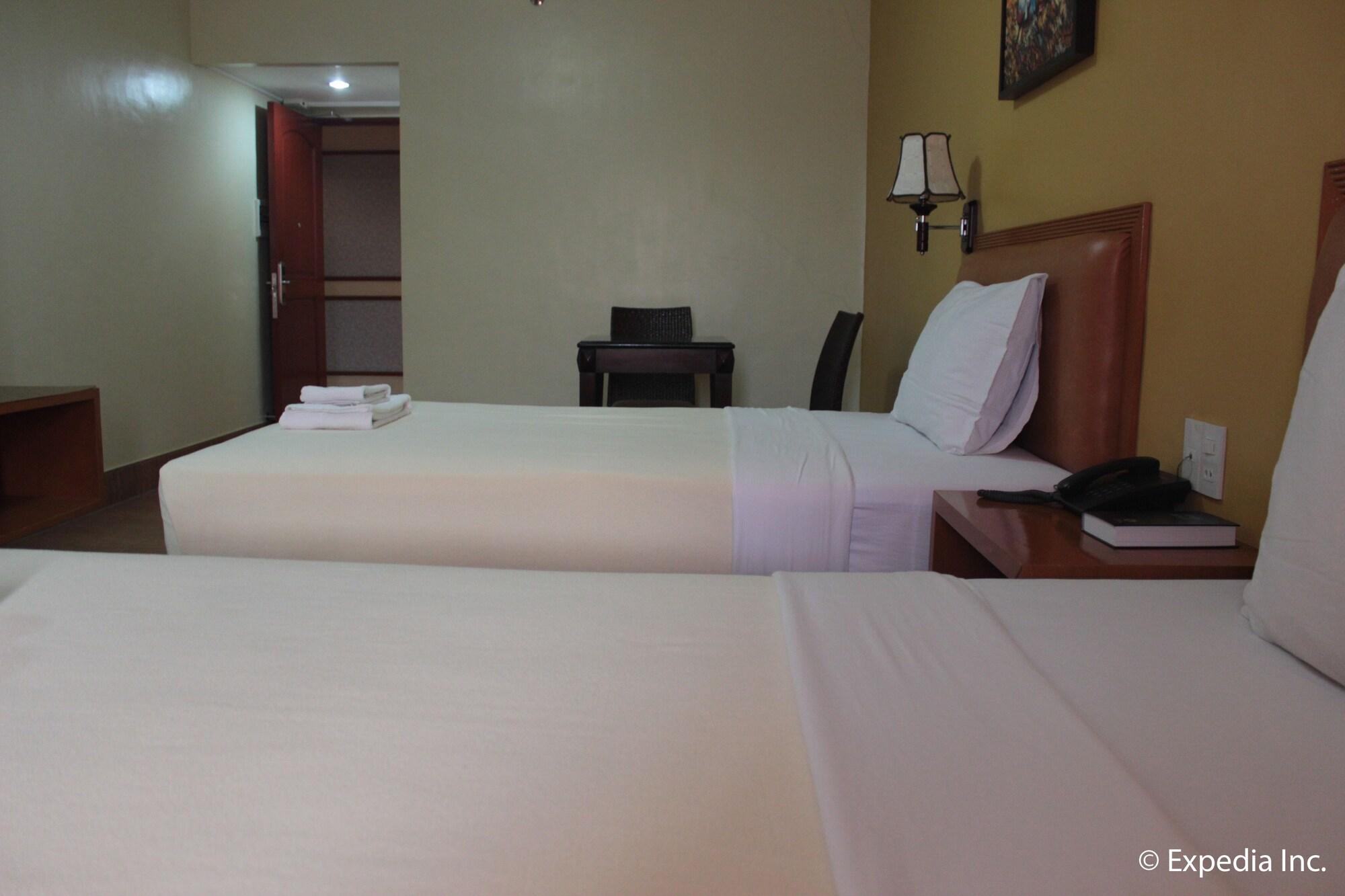 Pamulinawen Hotel Laoag Exteriör bild