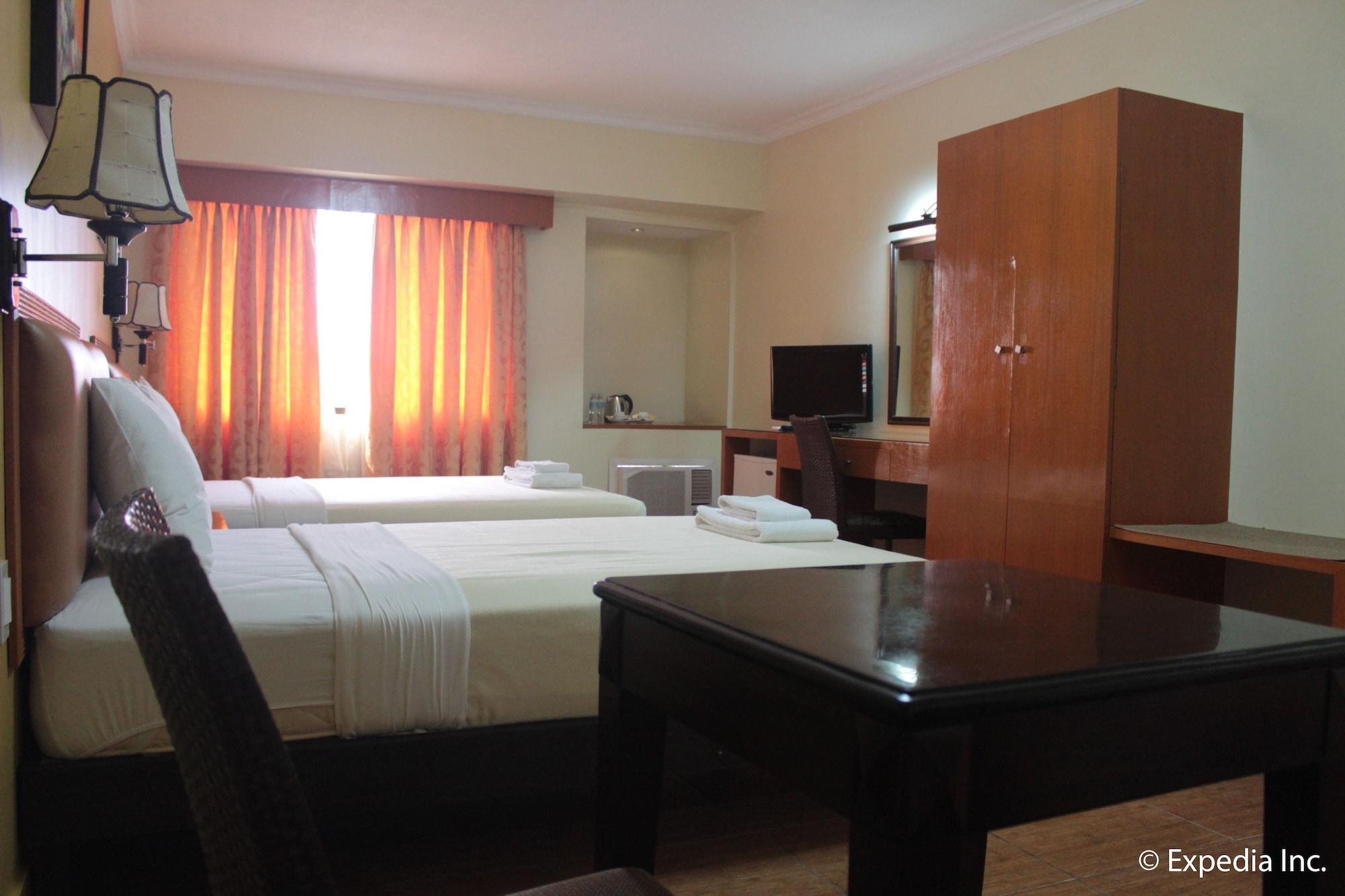 Pamulinawen Hotel Laoag Exteriör bild