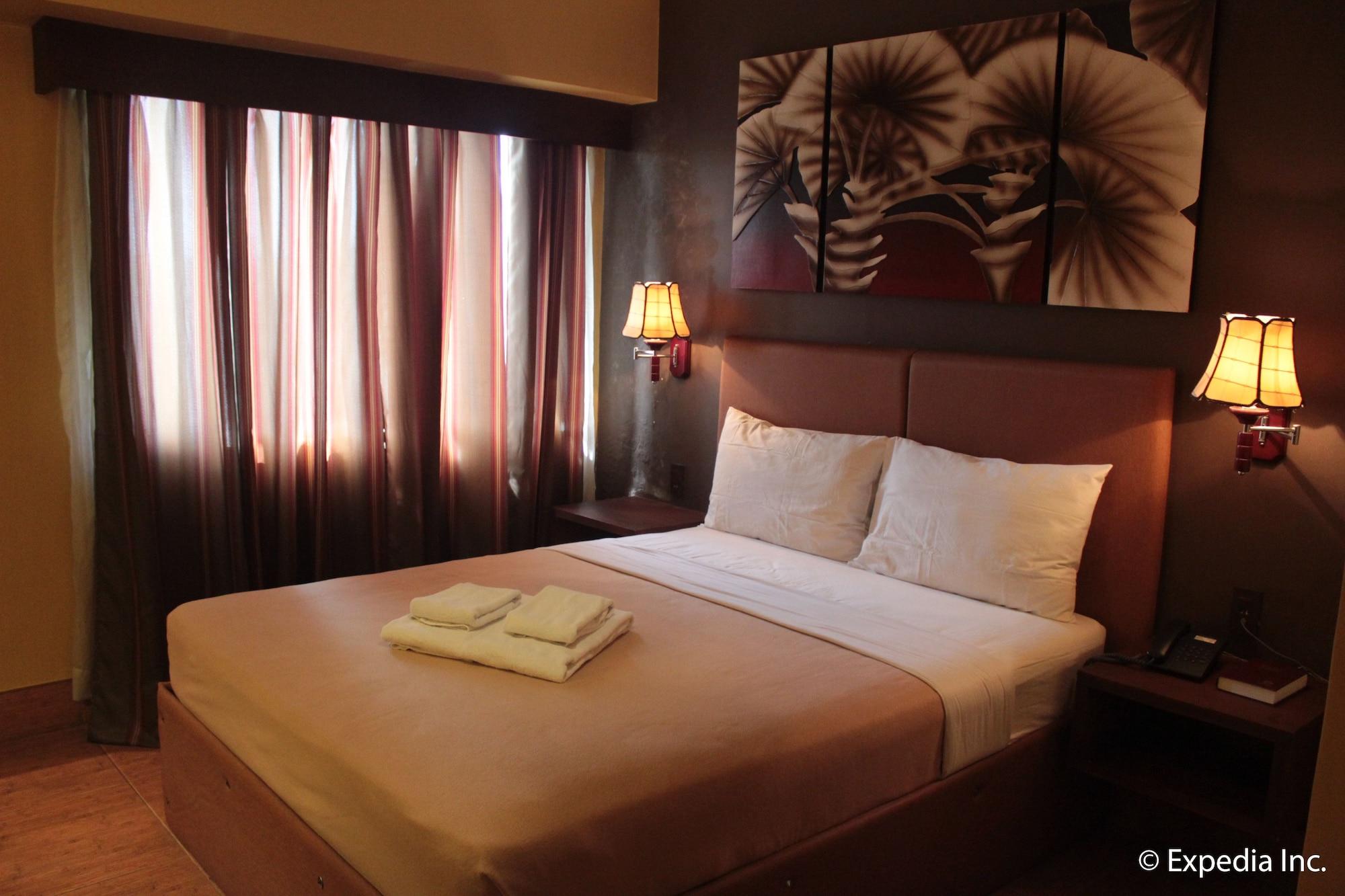 Pamulinawen Hotel Laoag Exteriör bild