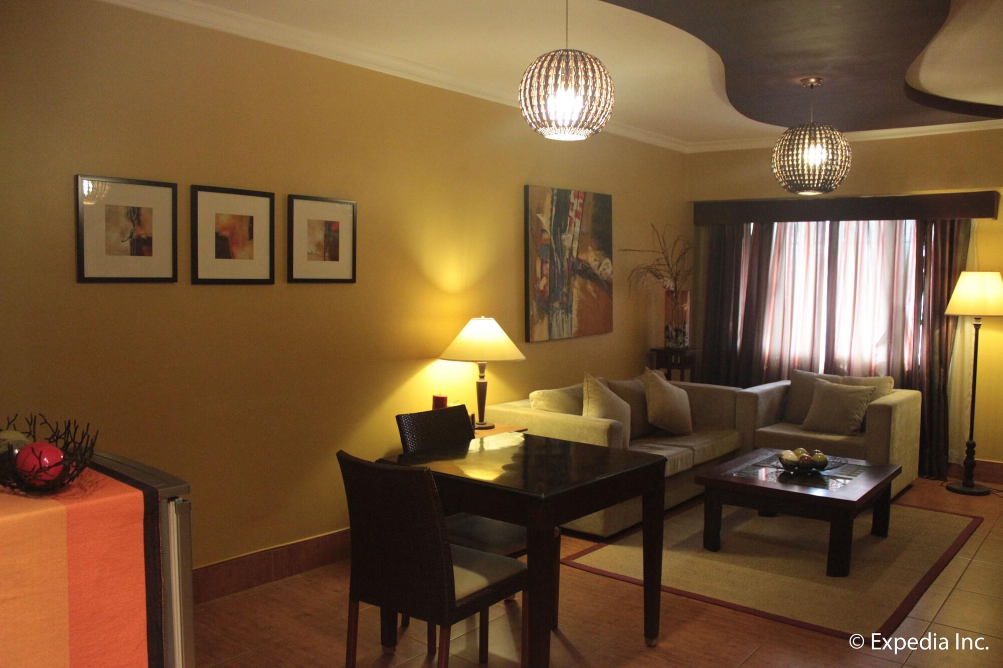 Pamulinawen Hotel Laoag Exteriör bild