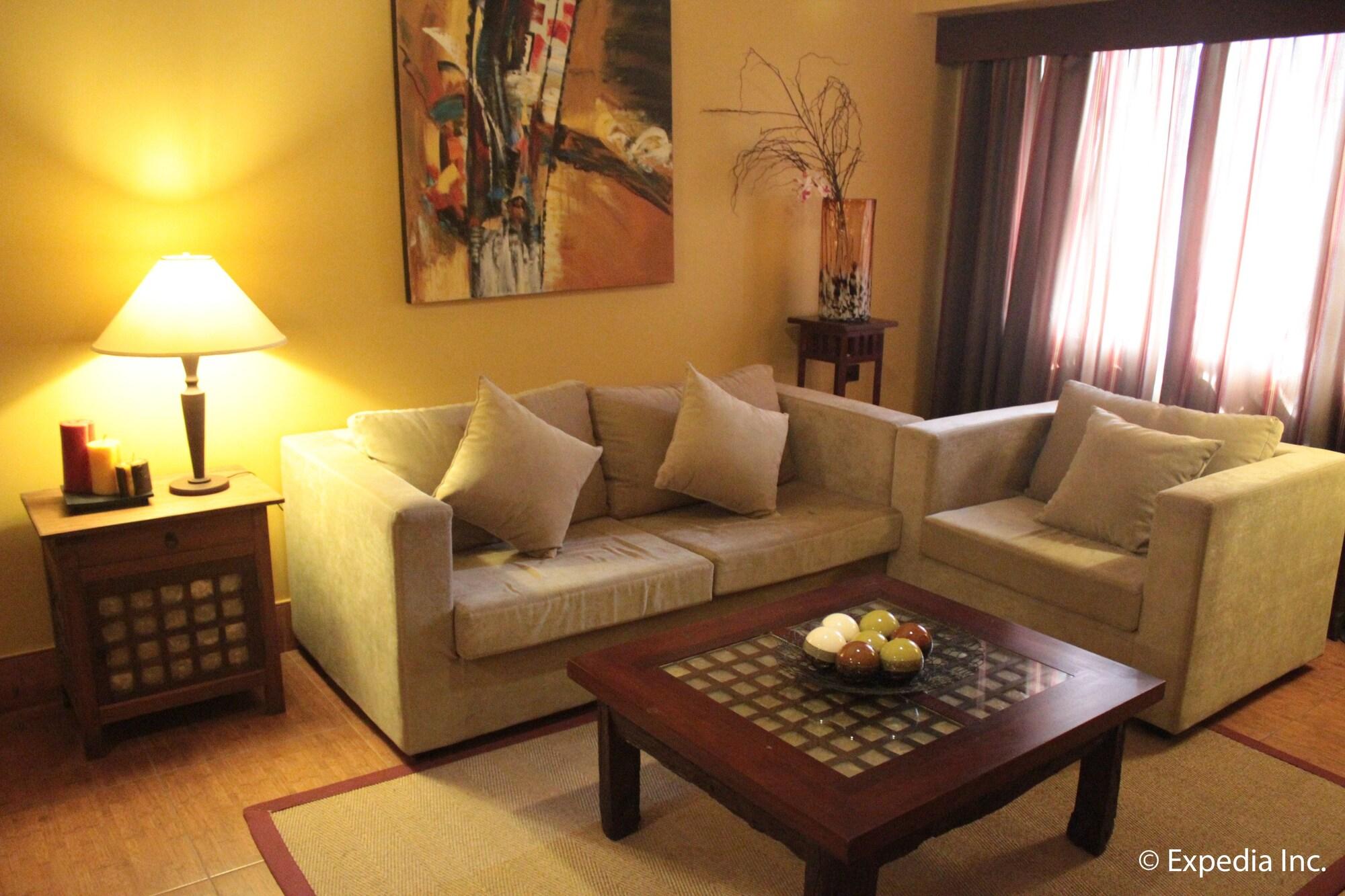 Pamulinawen Hotel Laoag Exteriör bild