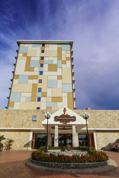 Pamulinawen Hotel Laoag Exteriör bild