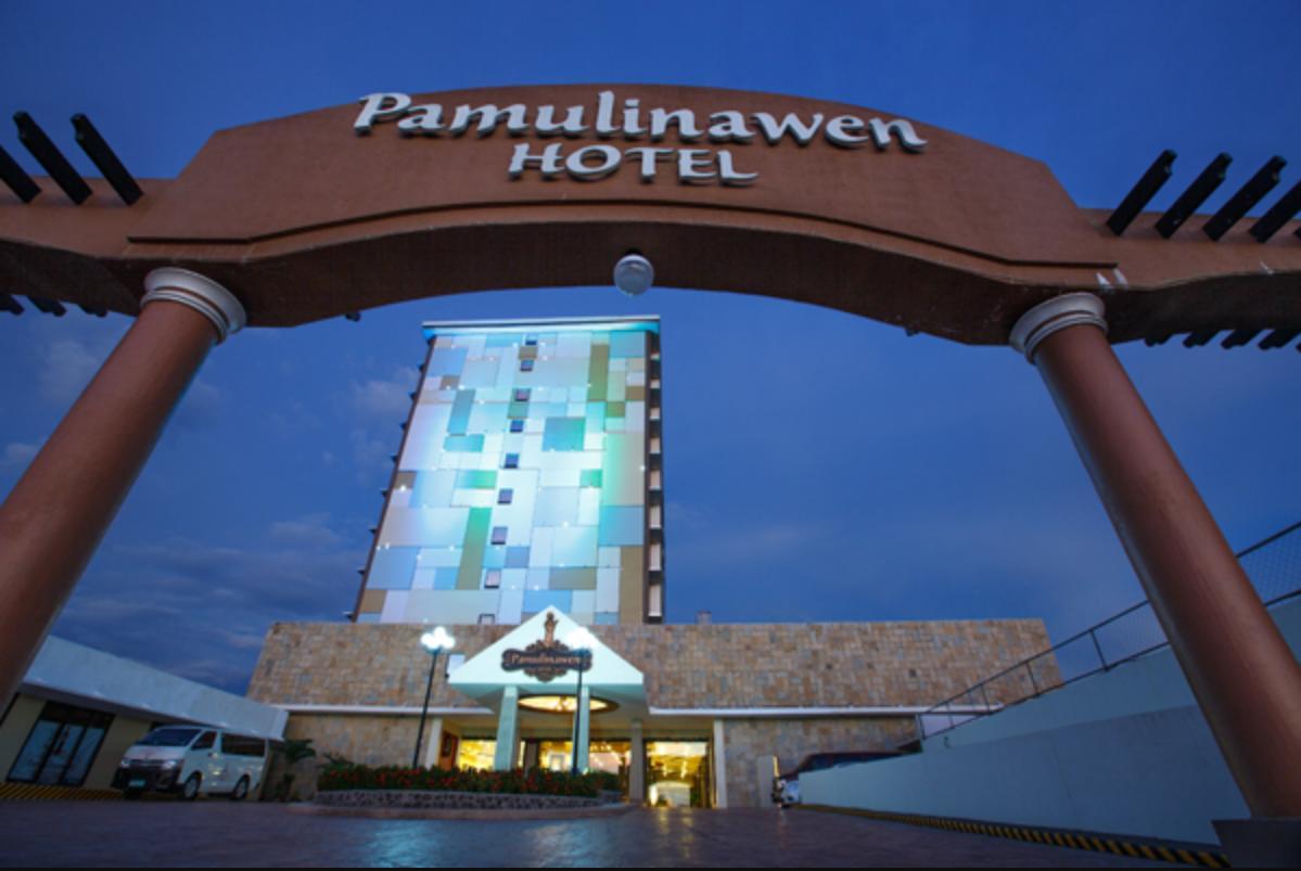 Pamulinawen Hotel Laoag Exteriör bild